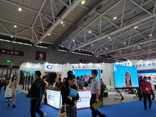 极品人妻VIDEOSSS人妻